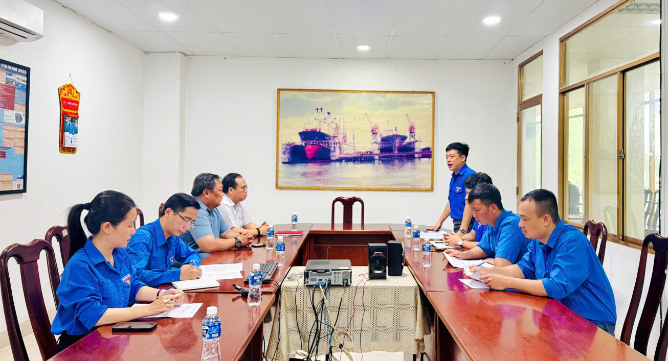 ĐOÀN THANH NIÊN TỔNG CÔNG TY CÔNG NGHIỆP TÀU THỦY KIỂM TRA, GIÁM SÁT CÔNG TÁC ĐOÀN VÀ PHONG TRÀO THANH NIÊN TẠI CÁC  ĐƠN VỊ PHÍA NAM