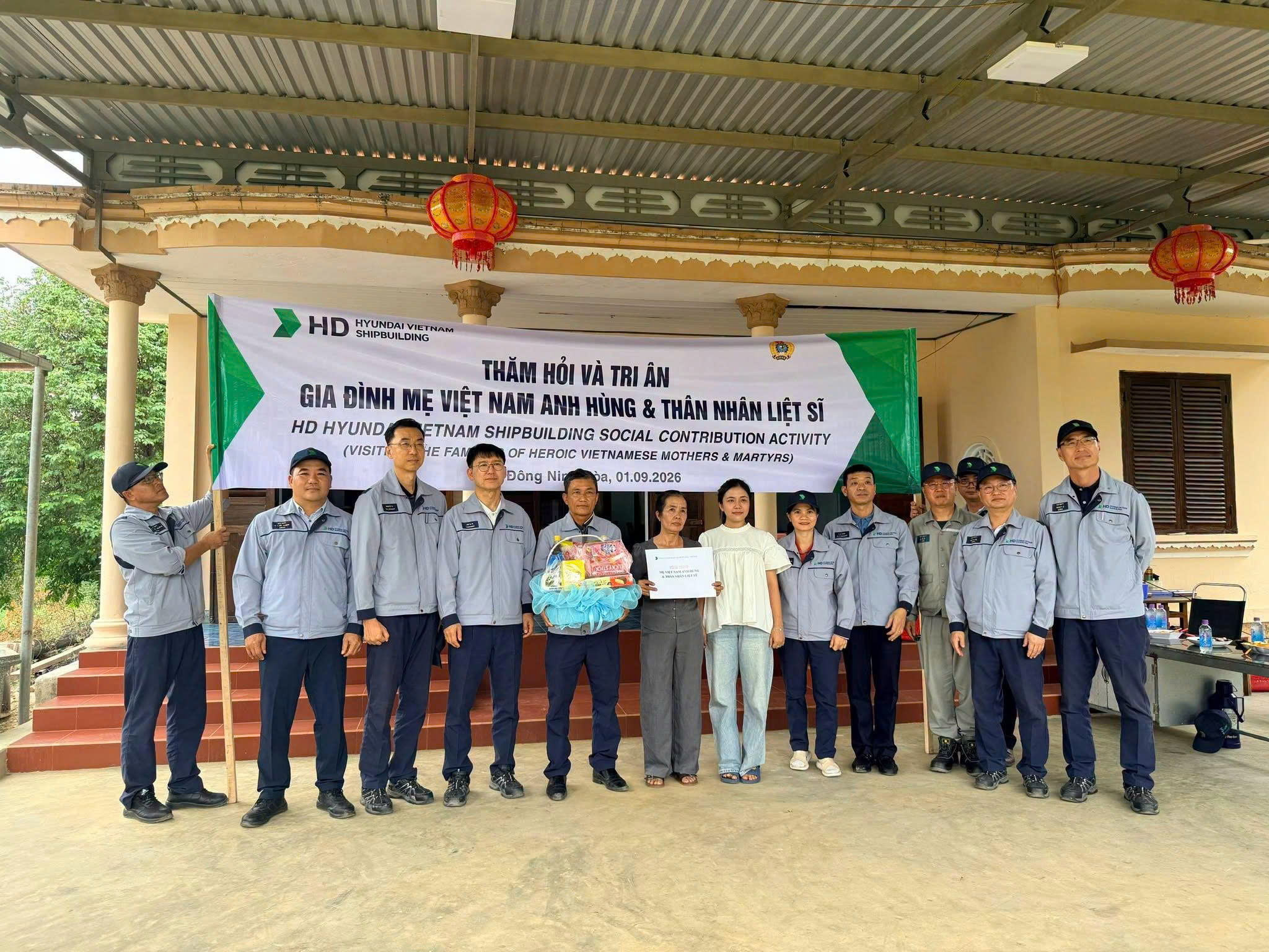 HVS TRI ÂN CÁC GIA ĐÌNH BÀ MẸ VIỆT NAM ANH HÙNG VÀ THÂN NHÂN LIỆT SĨ NHÂN DỊP QUỐC KHÁNH 2/9