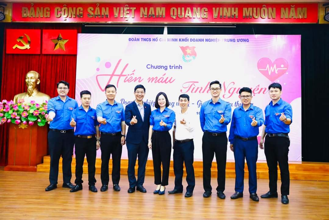 CÁN BỘ, CÔNG NHÂN VIÊN, ĐOÀN VIÊN THANH NIÊN CÔNG TY MẸ - TỔNG CÔNG TY CÔNG NGHIỆP TÀU THỦY HƯỞNG ỨNG NGÀY HỘI HIẾN MÁU TÌNH NGUYỆN NĂM 2023