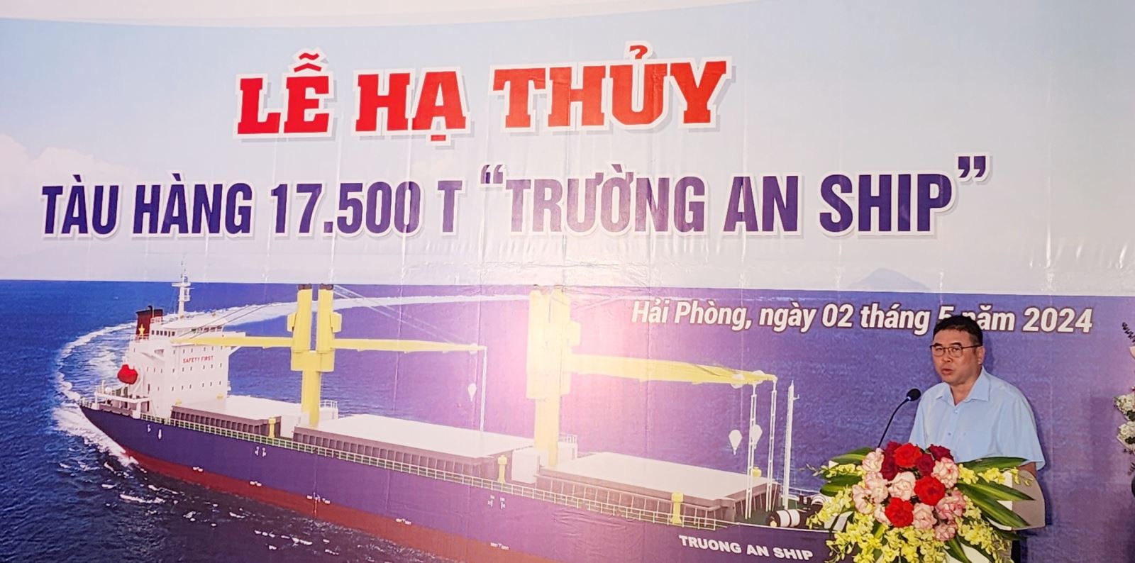 CÔNG TY ĐÓNG TÀU BẠCH ĐẰNG:  HẠ THỦY THÀNH CÔNG TÀU 17.500DWT