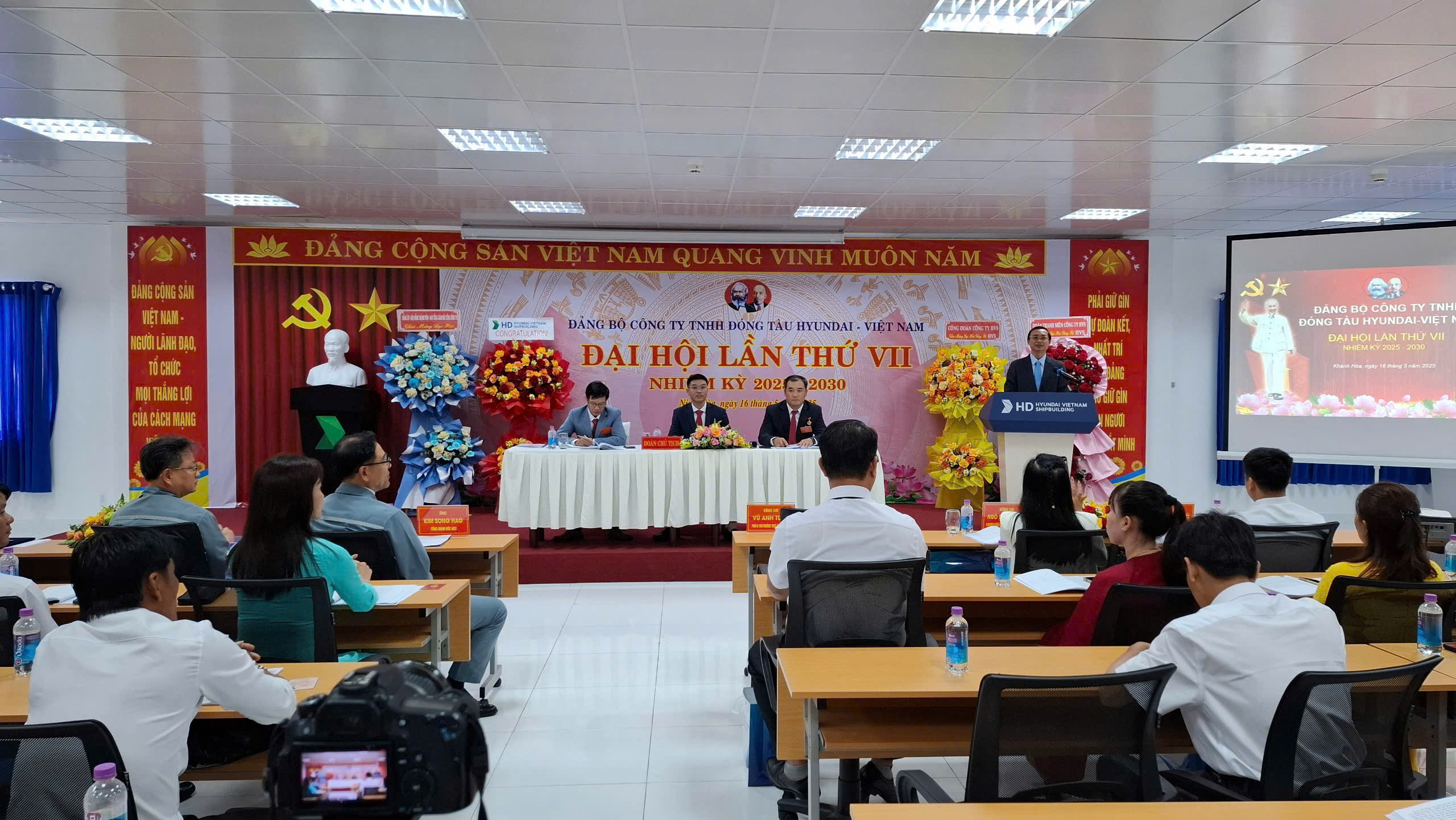 Đảng bộ Tổng công ty Công nghiệp tàu thủy tiếp tục triển khai tổ chức đại hội đảng bộ, chi bộ cơ sở, chi bộ trực thuộc