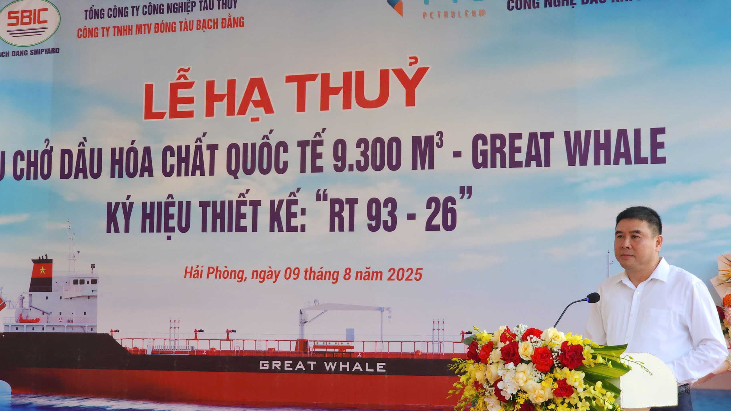 CÔNG TY ĐÓNG TÀU BẠCH ĐẰNG: HẠ THỦY TÀU CHỞ DẦU HÓA CHẤT QUỐC TẾ 9.300M3 - GREAT WHALE  (KÝ HIỆU THIẾT KẾ RT 93 - 26)