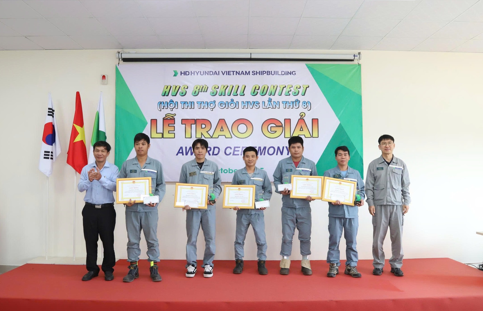 TỎA SÁNG NHỮNG BÀN TAY VÀNG HVS - KHÁT VỌNG VƯƠN TẦM THẾ GIỚI