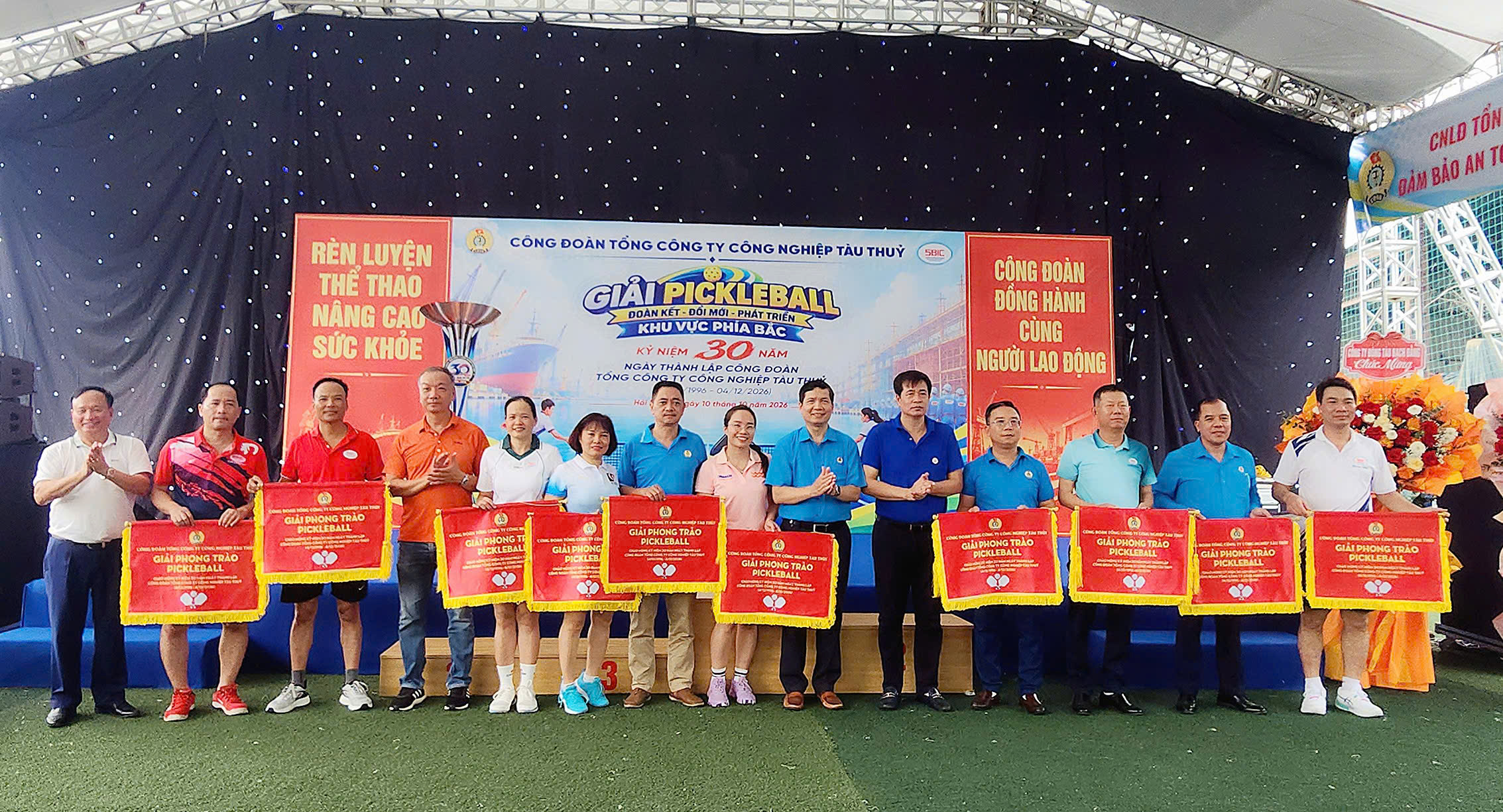 SÔI NỔI GIẢI PICKLEBALL KHU VỰC MIỀN BẮC CHÀO MỪNG 30 NĂM THÀNH LẬP CÔNG ĐOÀN TỔNG CÔNG TY CÔNG NGHIỆP TÀU THỦY