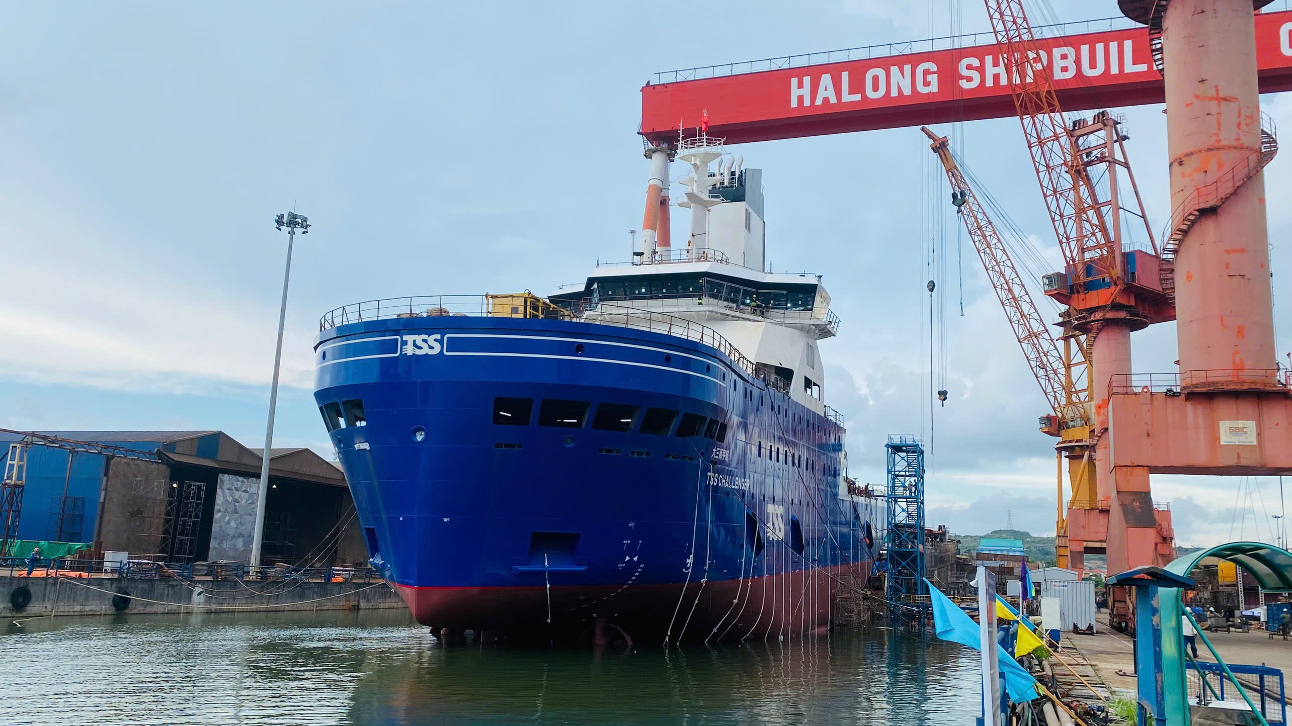 CÔNG TY ĐÓNG TÀU HẠ LONG HẠ THỦY THÀNH CÔNG TÀU CSOV 9020 - YN552213
