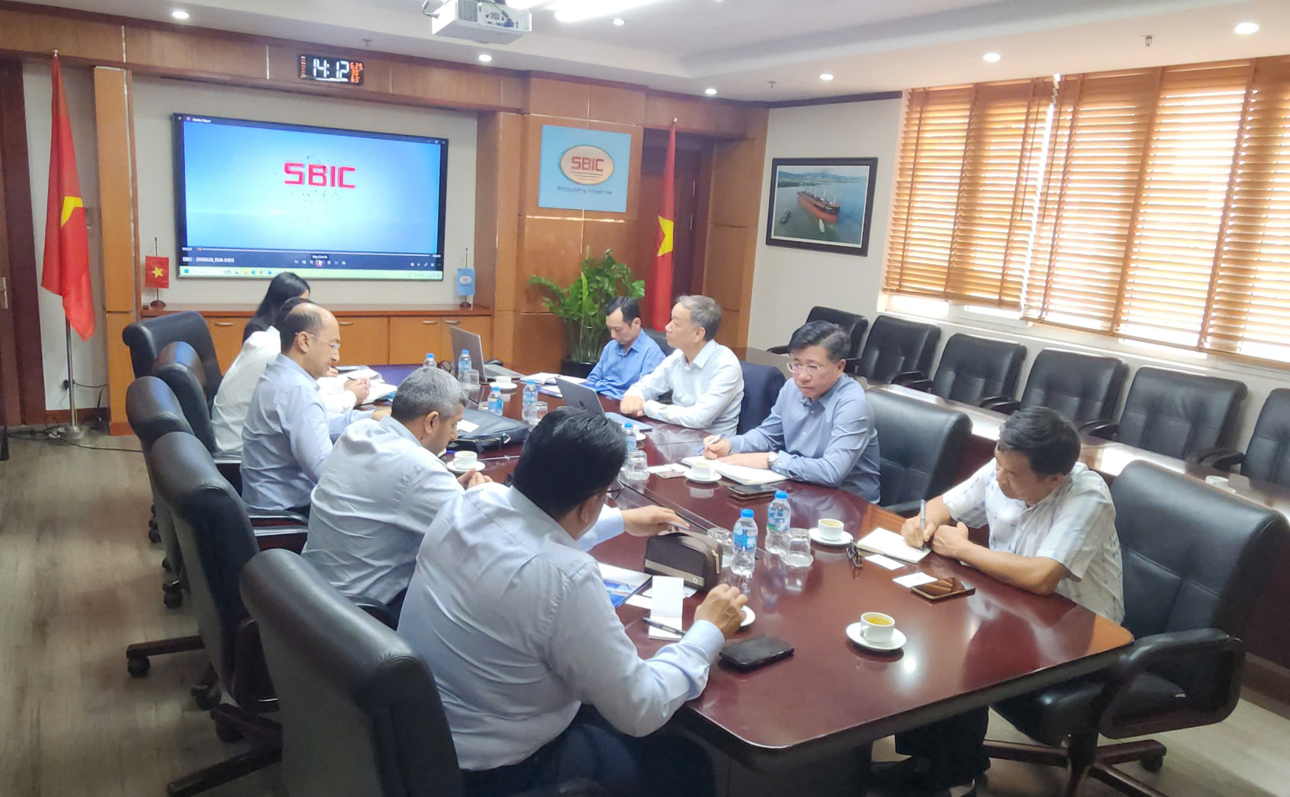ĐOÀN ĐẠI BIỂU CẤP CAO BỘ QUỐC PHÒNG TIỂU VƯƠNG QUỐC Ả RẬP THỐNG NHẤT (UAE) LÀM VIỆC VỚI TỔNG CÔNG TY 
