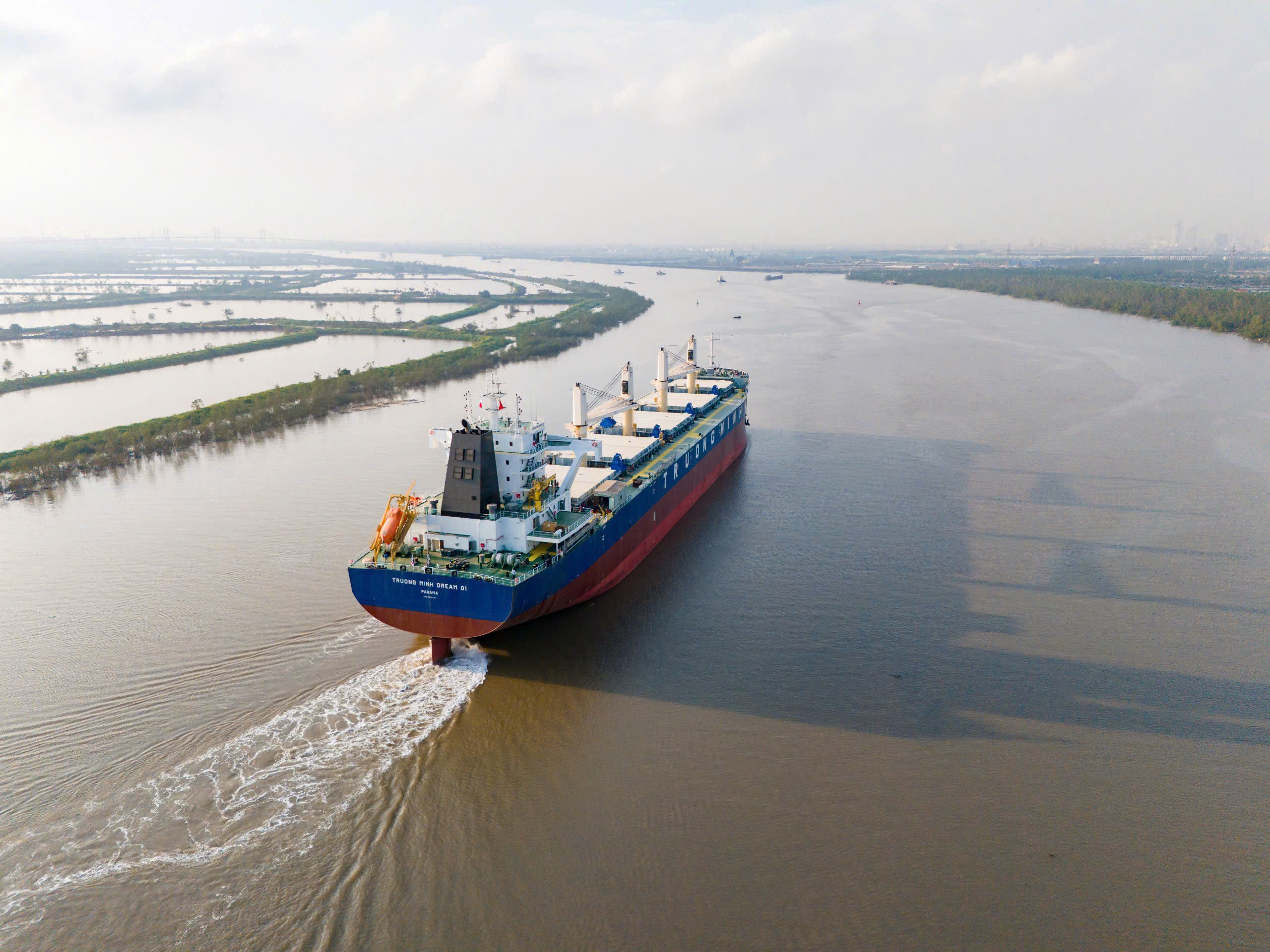 Việt Nam liên tiếp hạ thủy tàu kỹ thuật cao, lộ diện lợi thế 