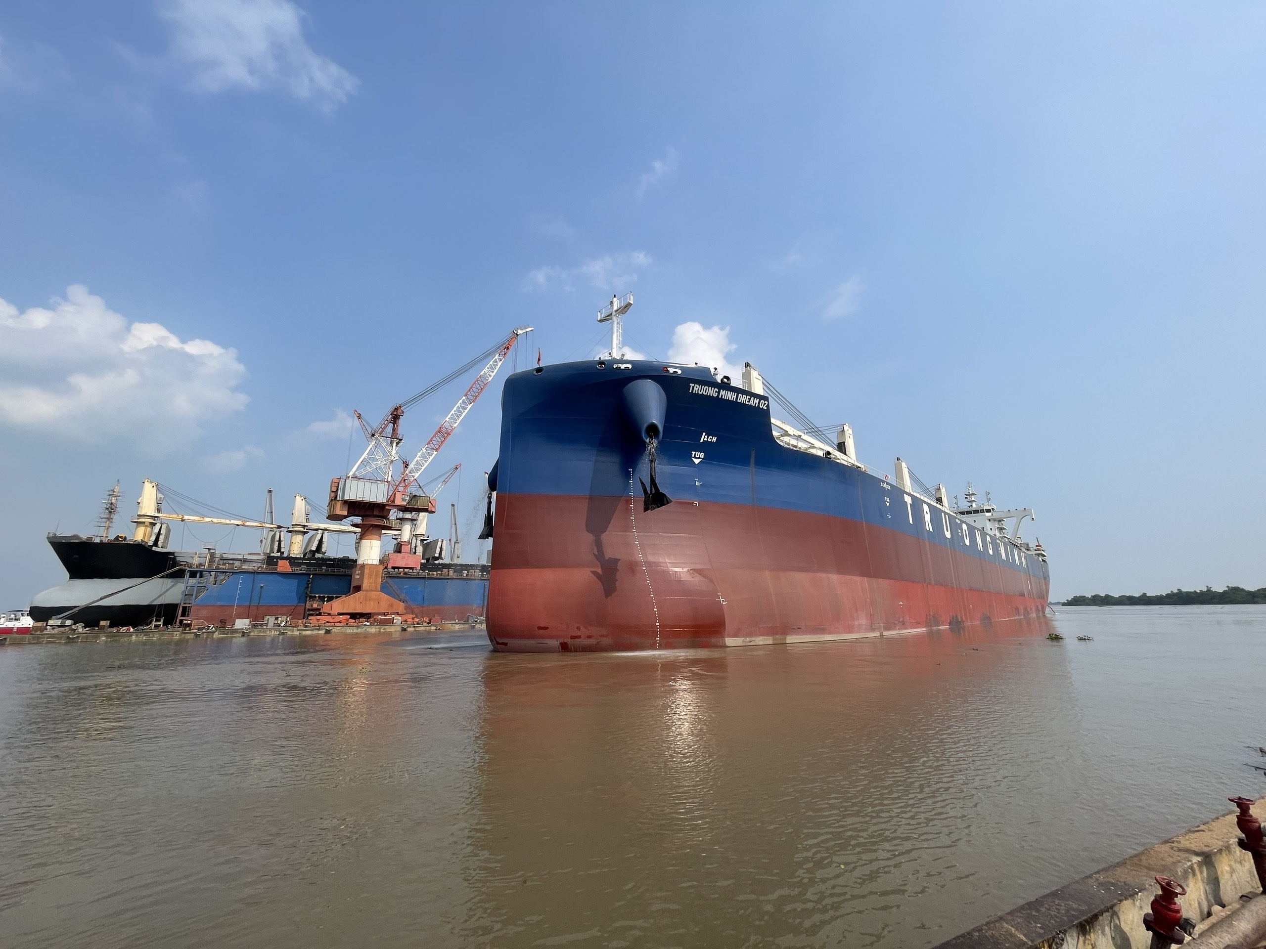 Đóng mới đội tàu biển quốc gia: Thành quả và bài học từ chương trình 32 tàu hơn 2 thập kỷ trước