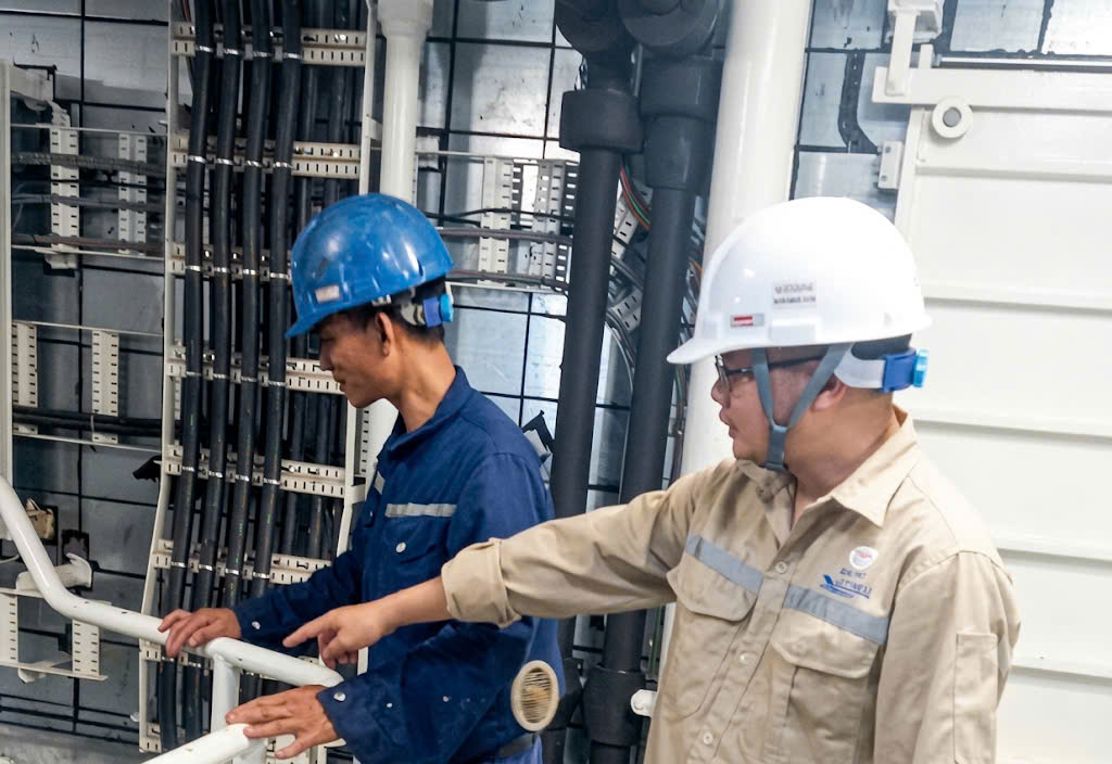 NGƯỜI KỸ SƯ GÌN GIỮ HẠNH PHÚC TỪ NHỮNG ĐIỀU BÌNH DỊ