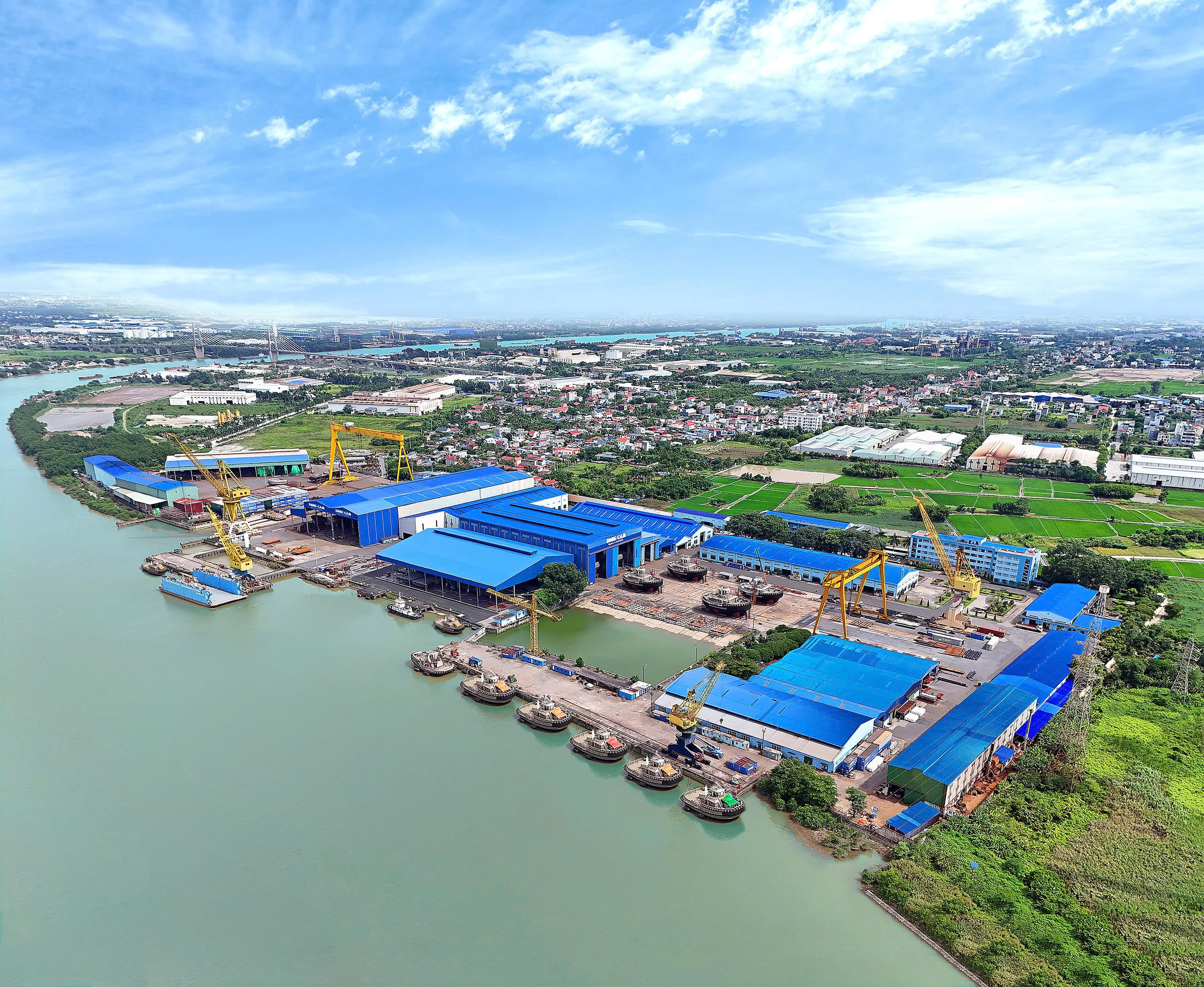 Xưởng đóng tàu Việt Nam bàn giao siêu tàu dài 112m cho Na Uy, nhận lời khen đặc biệt về chất lượng