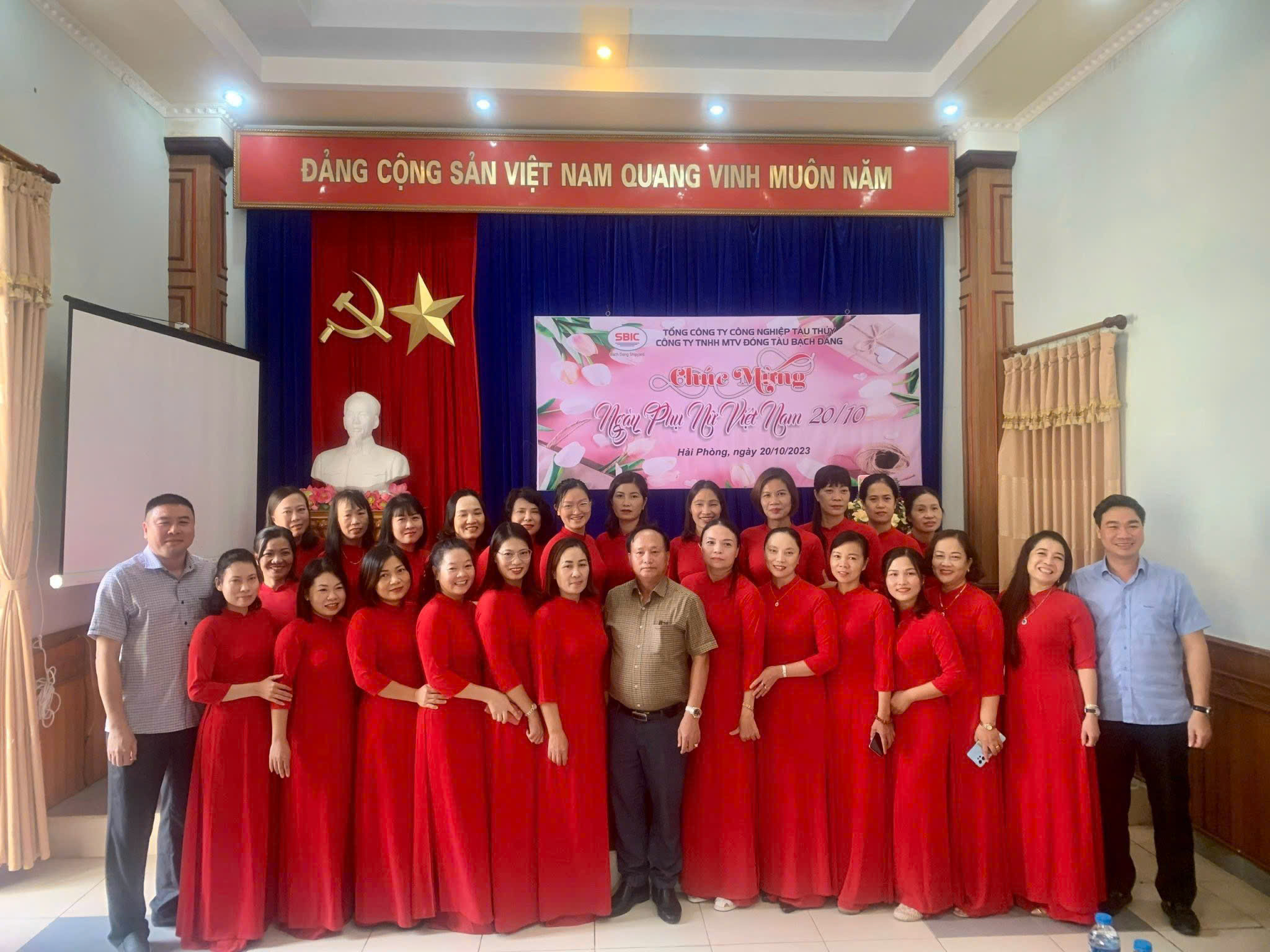 DẤU ẤN NỮ CÁN BỘ TRONG DÒNG CHẢY TRUYỀN THỐNG CỦA CÔNG TY ĐÓNG TÀU BẠCH ĐẰNG